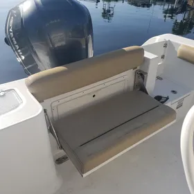 2018 Sportsman Open 242 Center Console