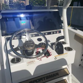 2018 Sportsman Open 242 Center Console