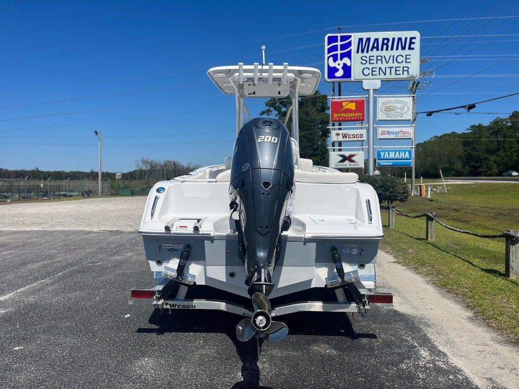 New 2024 Sea Hunt Ultra 229, 29576 Murrells Inlet - Boat Trader