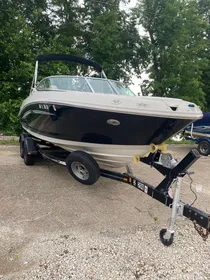 2007 Sea Ray 230 Select