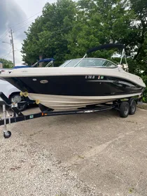 2007 Sea Ray 230 Select