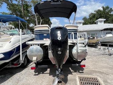 2020 Sun Tracker Party Barge 22 XP3