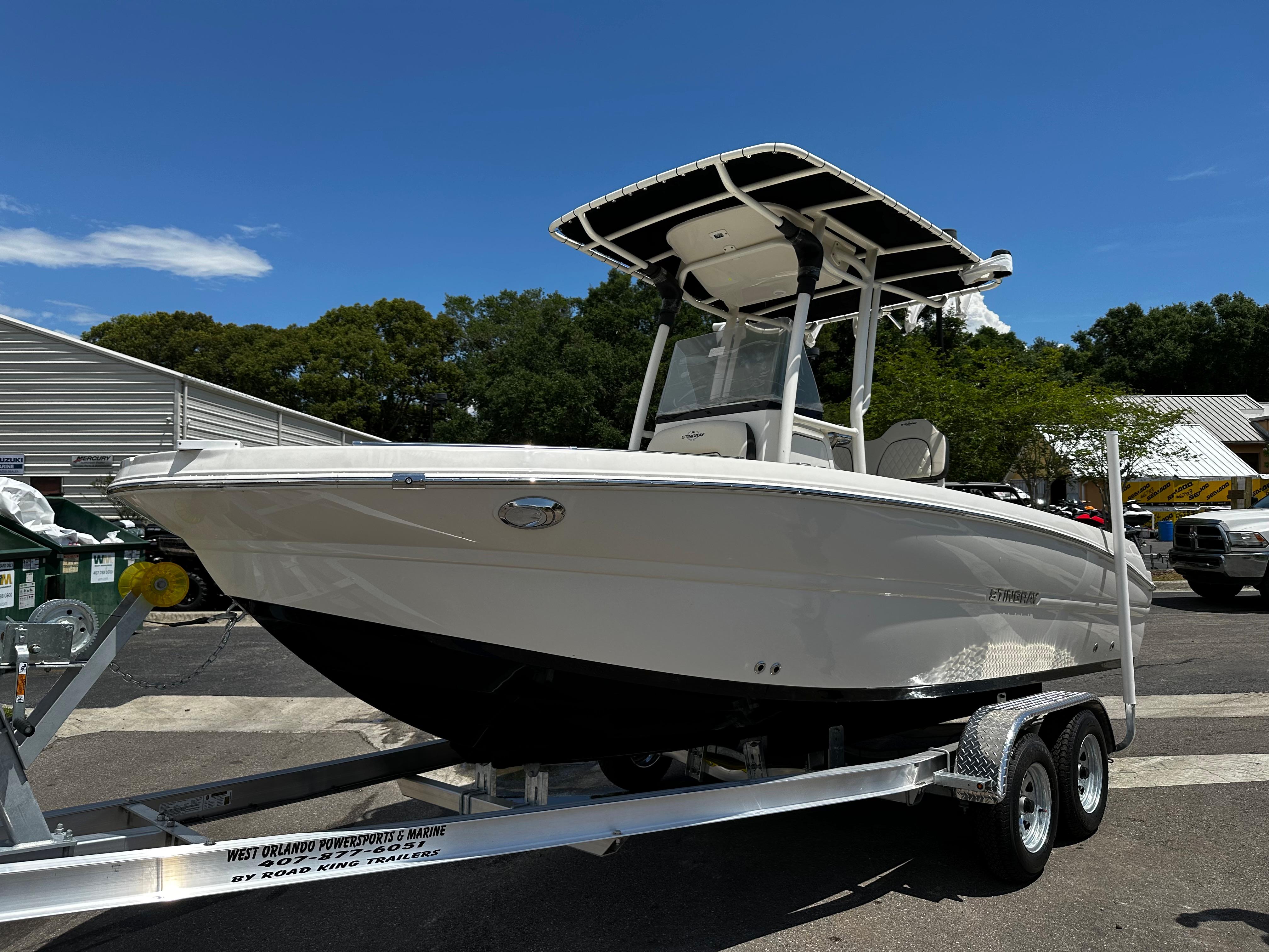 216CC Center Console - Stingray Boats