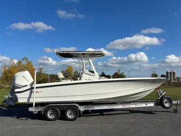 2023 Boston Whaler 250 DNT