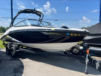 2019 Yamaha Boats AR210