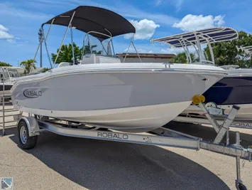 2024 Robalo R180 Center Console