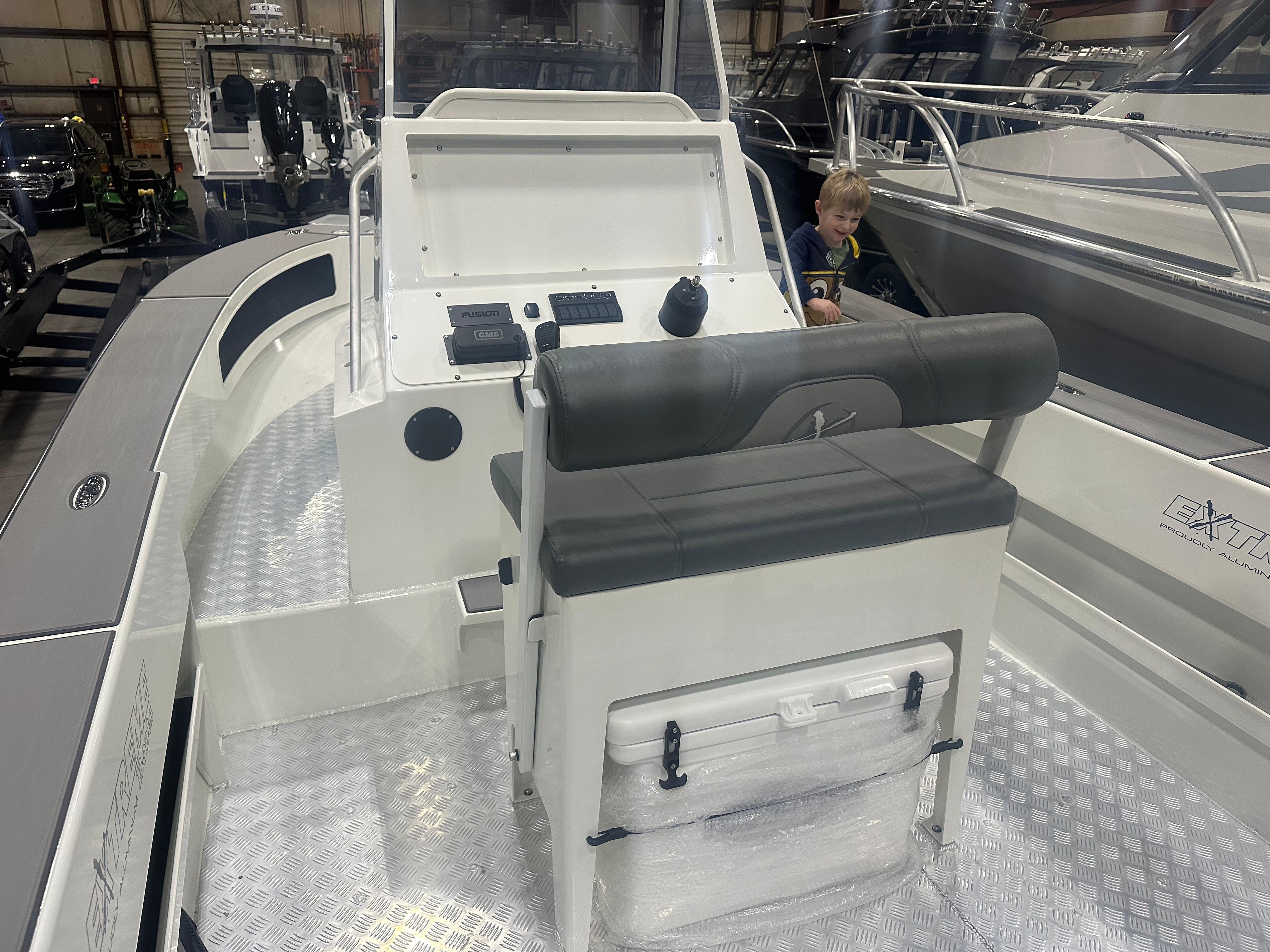 Plate Flooring on the Extreme Boats 645 Center Console