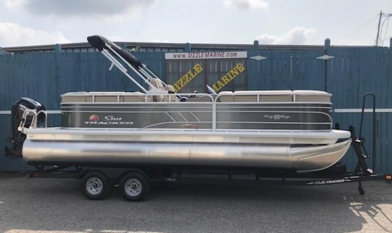 2023 Sun Tracker Party Barge 22 DLX