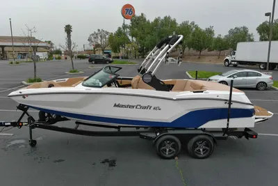 2023 MasterCraft NXT22