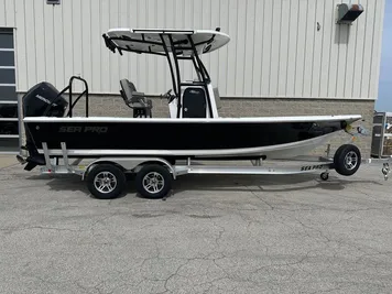 2024 Sea Pro 230 DLX Bay Series