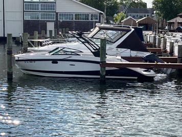 2022 Sea Ray SDX 270 Outboard