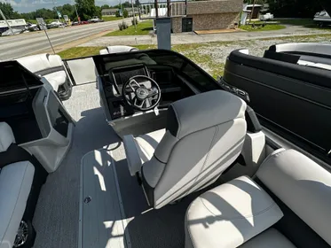 2024 Tahoe Pontoon 25 Cascade