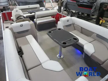 2024 Princecraft Vectra 23 RL Swingback Dinette Pontoon & Mercury 4