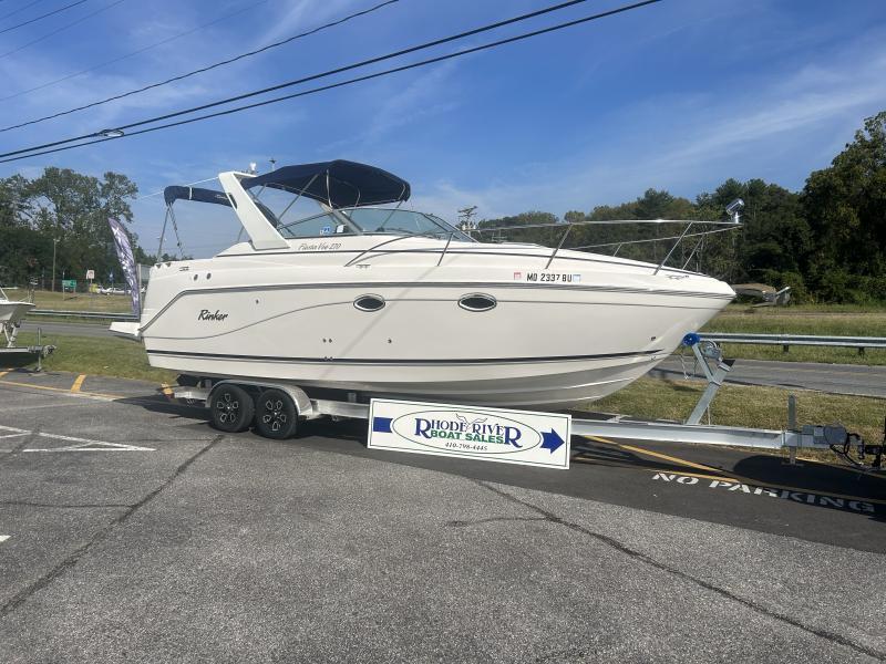 2004 Rinker 270 Fiesta Vee