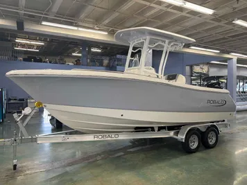 2023 Robalo R230 Center Console