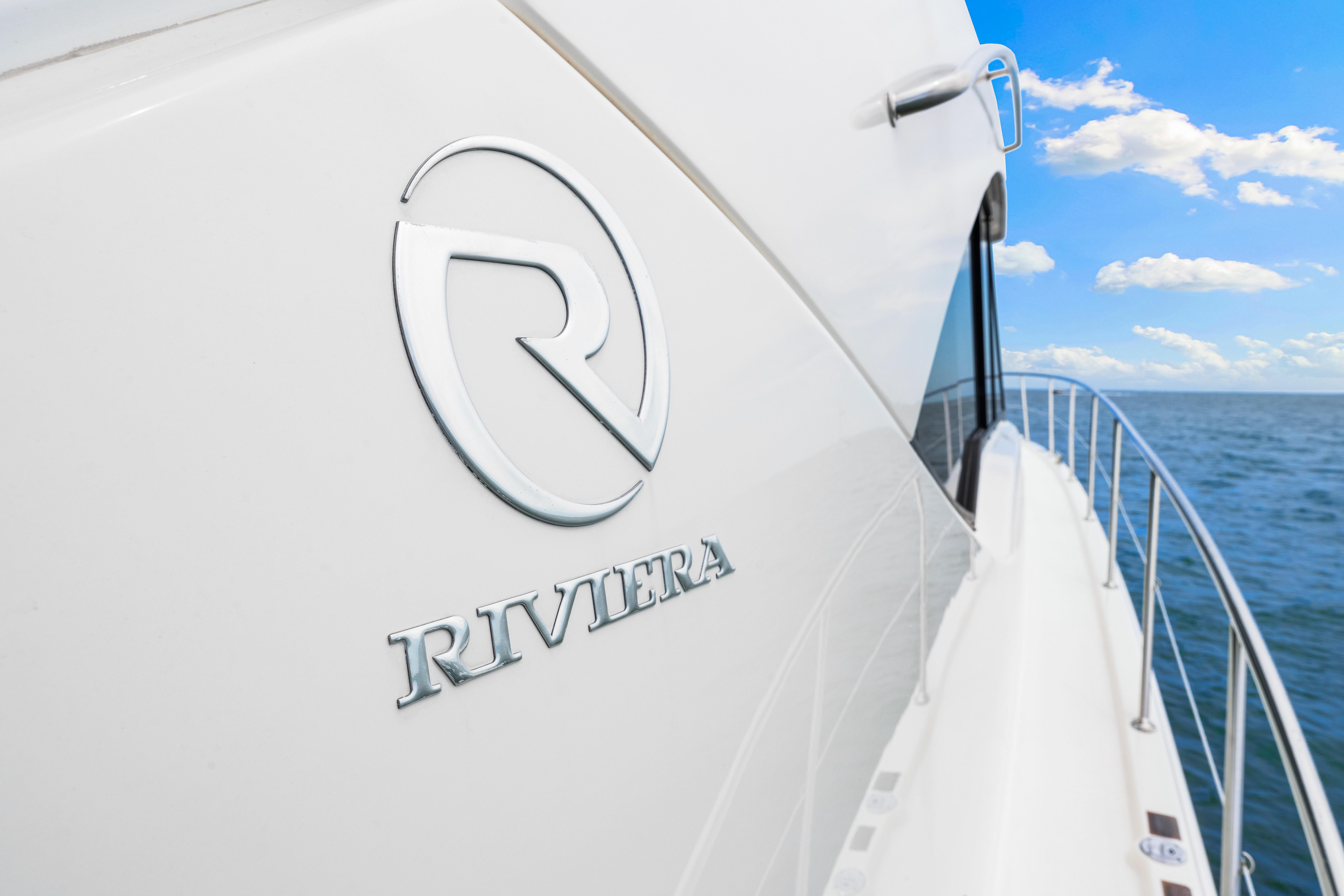 2017 Riviera 575 SUV