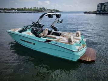 2023 MasterCraft XT22