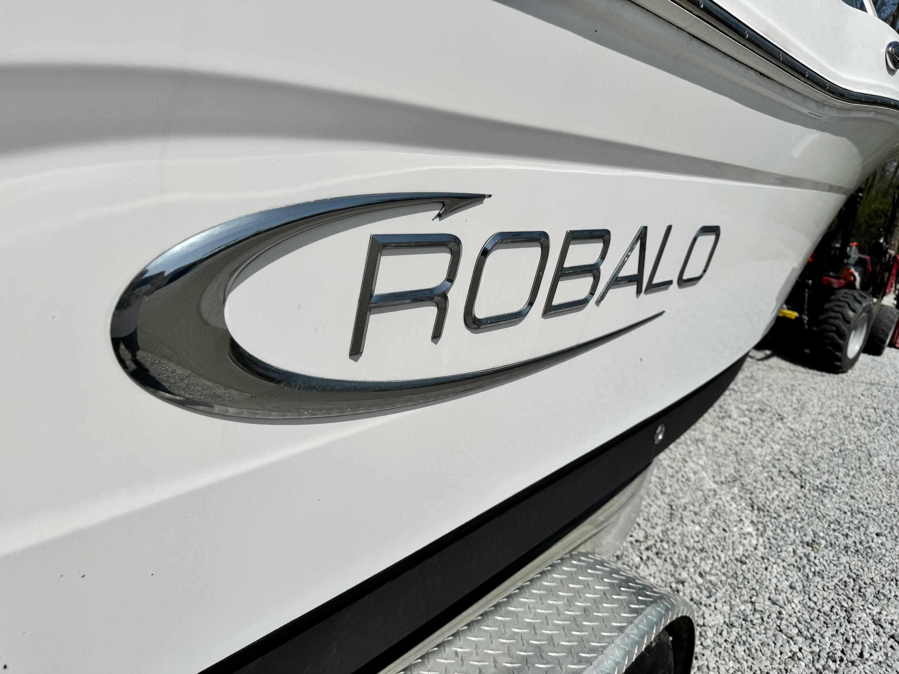 2019 Robalo R207 Dual Console