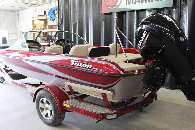2002 Triton FS 190 Bass Boat