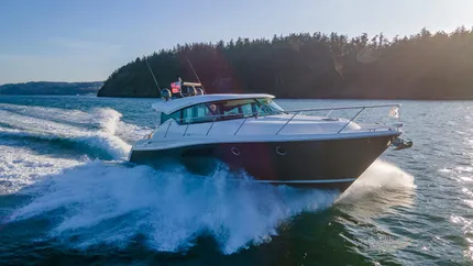 2015 Tiara Yachts 4400 Coupe