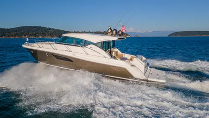 2015 Tiara Yachts 4400 Coupe