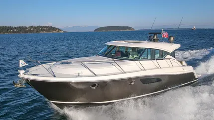 2015 Tiara Yachts 4400 Coupe