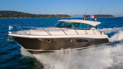 2015 Tiara Yachts 4400 Coupe