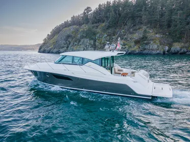 2015 Tiara Yachts 4400 Coupe