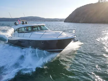 2015 Tiara Yachts 4400 Coupe