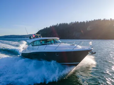 2015 Tiara Yachts 4400 Coupe