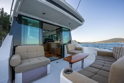 2015 Tiara Yachts 4400 Coupe