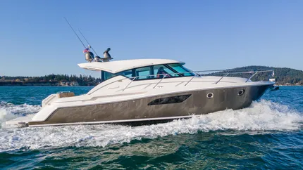 2015 Tiara Yachts 4400 Coupe