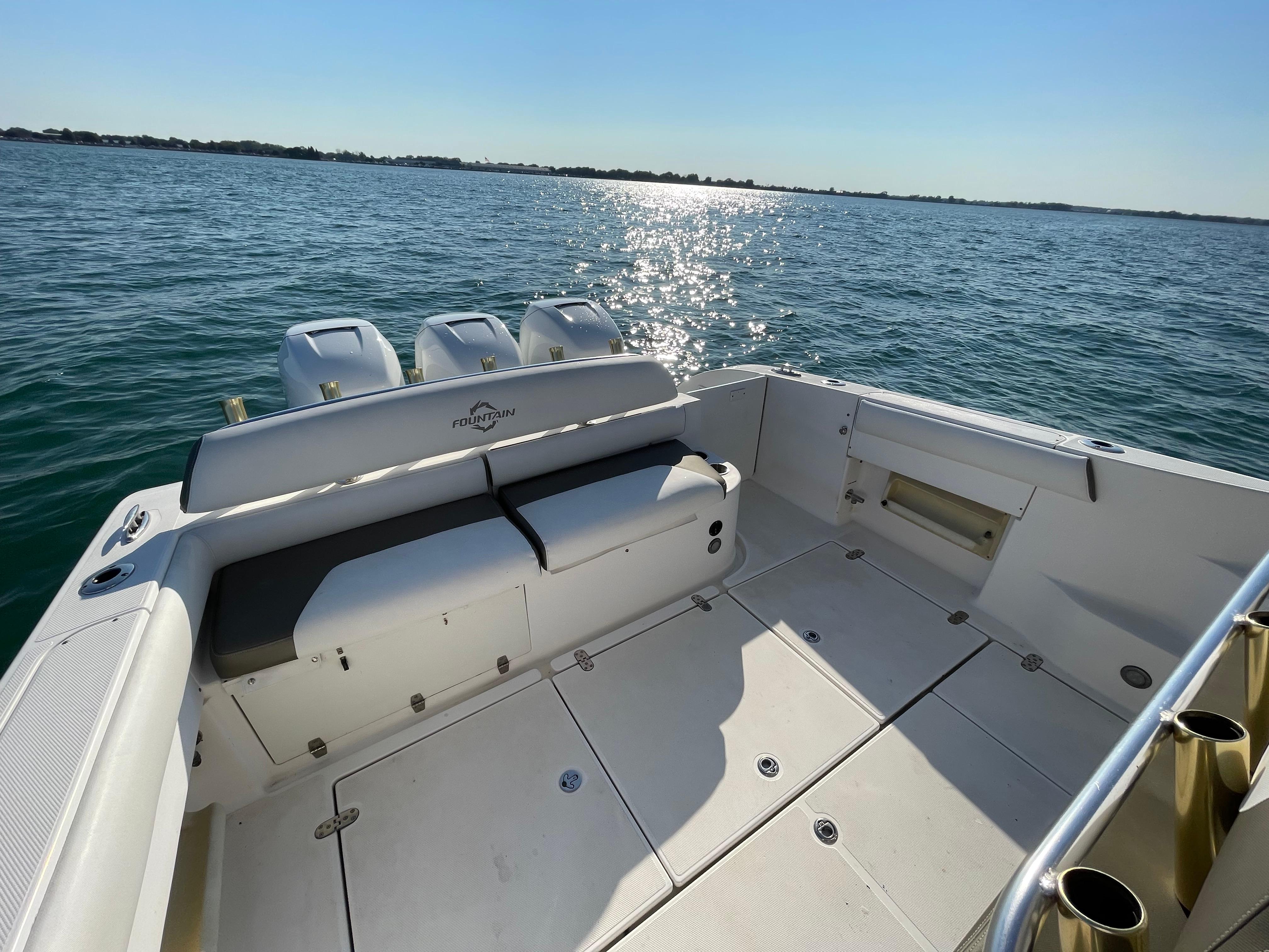 Used 2006 Fountain 38 LX, 48045 Harrison Township - Boat Trader