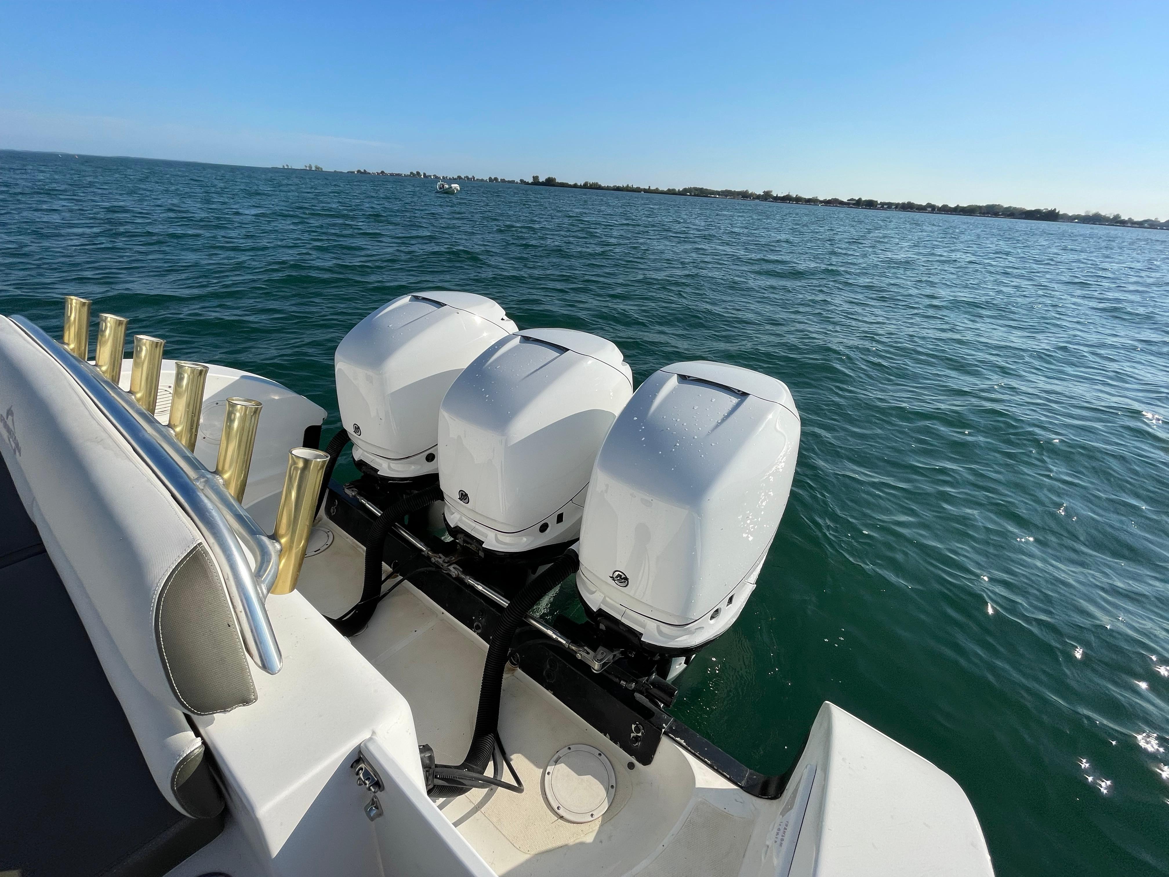 Used 2006 Fountain 38 LX, 48045 Harrison Township - Boat Trader