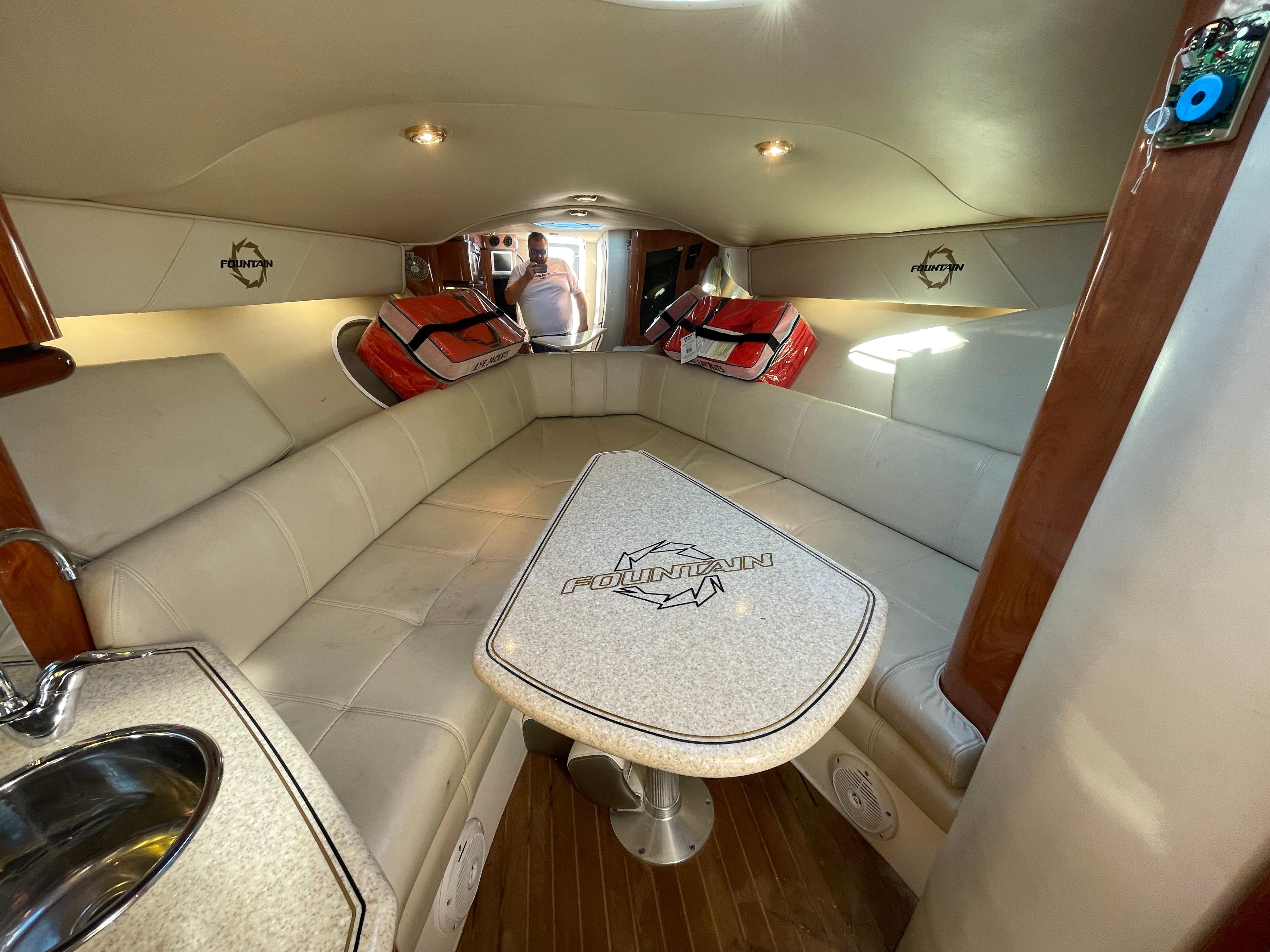 Used 2006 Fountain 38 LX, 48045 Harrison Township - Boat Trader