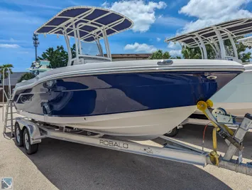 2024 Robalo R202 Explorer