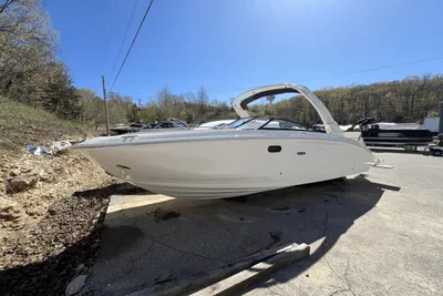 2024 Sea Ray SDX 290 Outboard