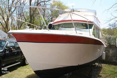 1974 Bayliner 33 Uniflight