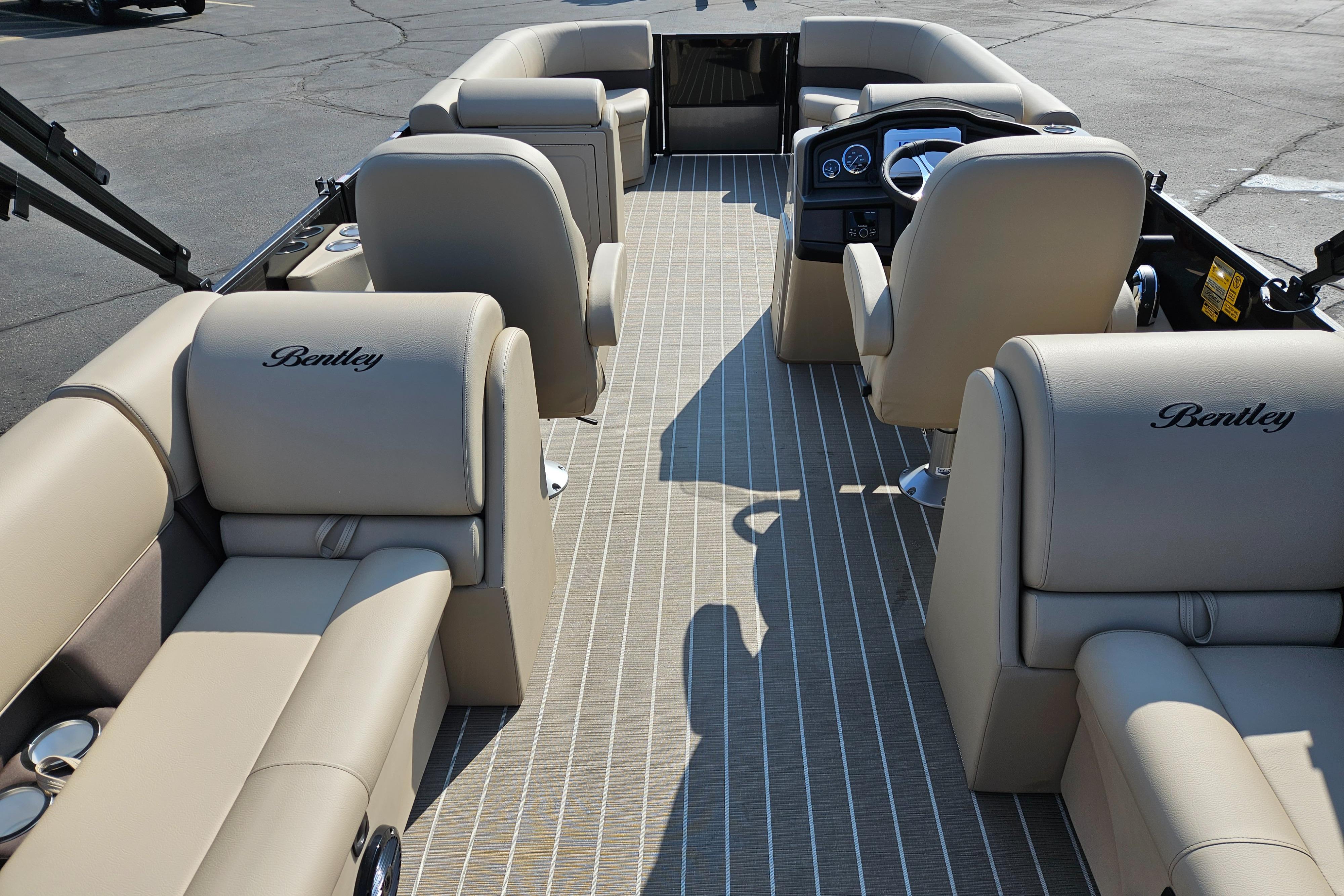 2024 Bentley Pontoons Legacy 240 Navigator