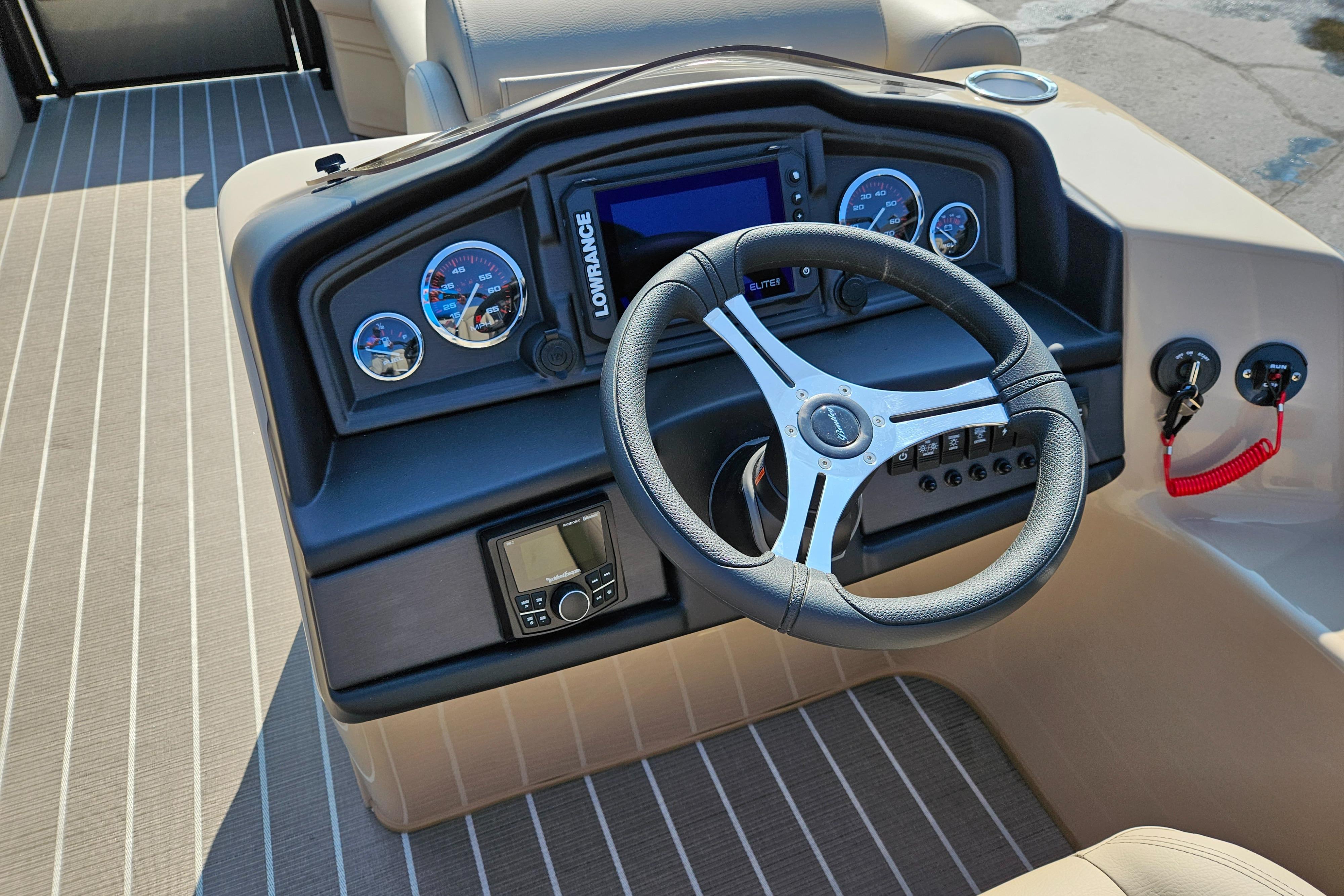 2024 Bentley Pontoons Legacy 240 Navigator