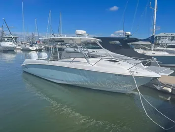 2008 Boston Whaler 320 Outrage Cuddy Cabin