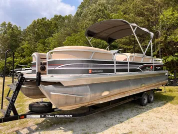 2015 Sun Tracker Party Barge 24 XP3