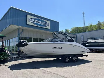 2023 Yamaha Boats 252XE