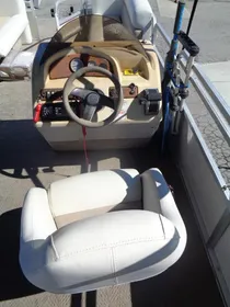 2004 Sylvan SUNCHASER 824