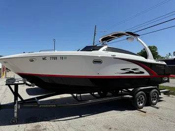 2014 Four Winns H260SS