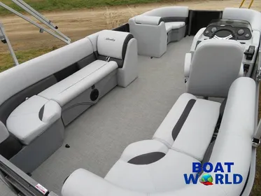 2024 Bentley Pontoons LE 200 CW Quad Lounge Pontoon & Honda 4-Stroke EFI