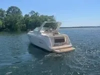 2002 Rinker Fiesta Vee 270