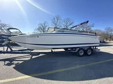 2002 Rinker Fiesta Vee 270