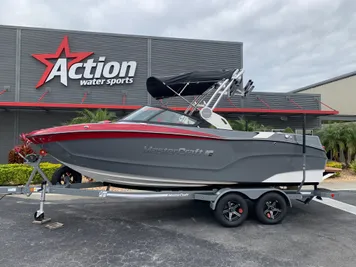 2023 MasterCraft XT22T