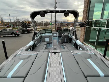 2023 MasterCraft XT24